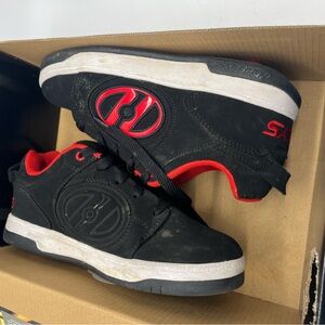 Heelys voyager skate black and red size 6Y